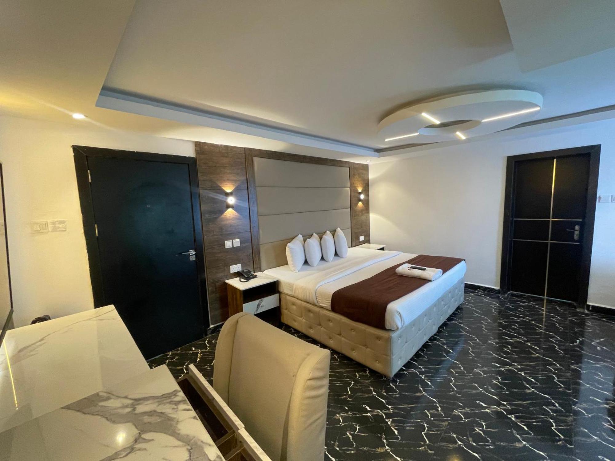 Presken K-One Hotel Ikeja Ngoại thất bức ảnh